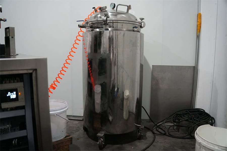 Bồn trộn và nấu chảy gelatin