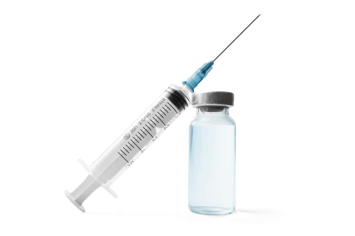 Medical,Syringe,And,Glass,Vial,With,A,Metal,Cap,Filled