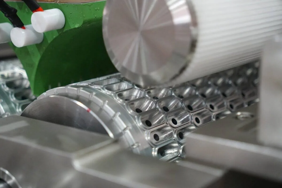 Soft gelatin capsule mold details