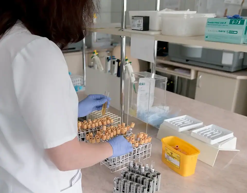 Reagent filling and sealing test-Automatic Liquid Filling Machine