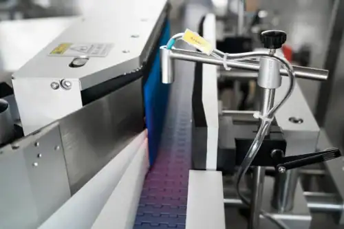 Round labeling machine detection position