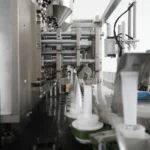 The injection nozzle can be raised and lowered, and the insertion height can be freely set-Tube Filling and Sealing