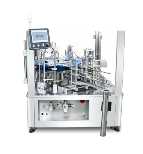 La estuchadora vertical rotativa de carga superior procesa de 26 a 65 cajas por minuto. Permite el plegado de folletos, la codificación por lotes y el sellado de cajas. Diseño compacto, ajuste mediante pantalla táctil, compatible con productos alimenticios, cosméticos y farmacéuticos.